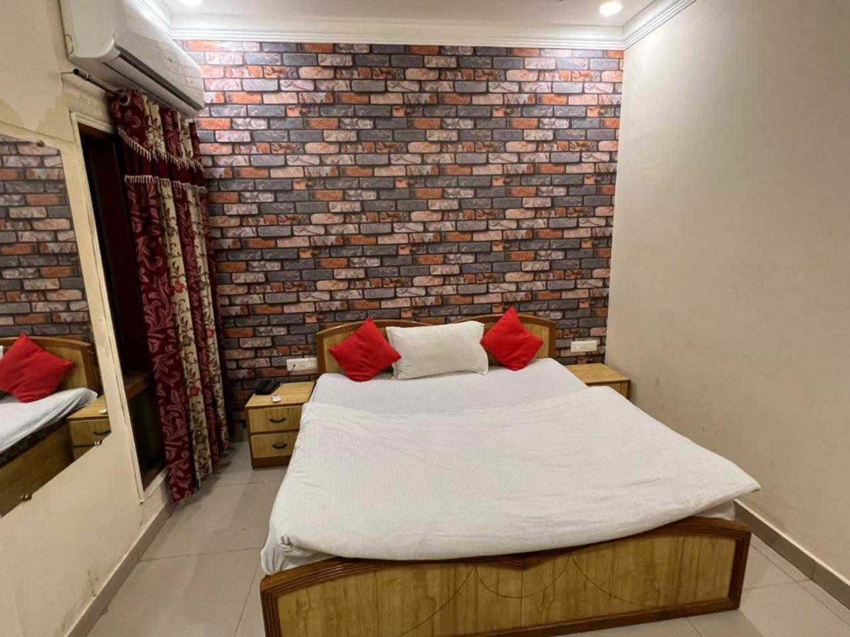 Hotel Anand อัมริตสา ภายนอก รูปภาพ
